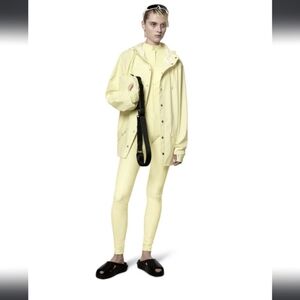 NWT RAINS DENMARK WATERPROOF JACKET PALE YELLOW UNISEX XL